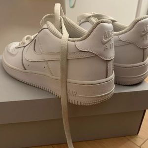 Air Force 1 Size 7(GS) LE
